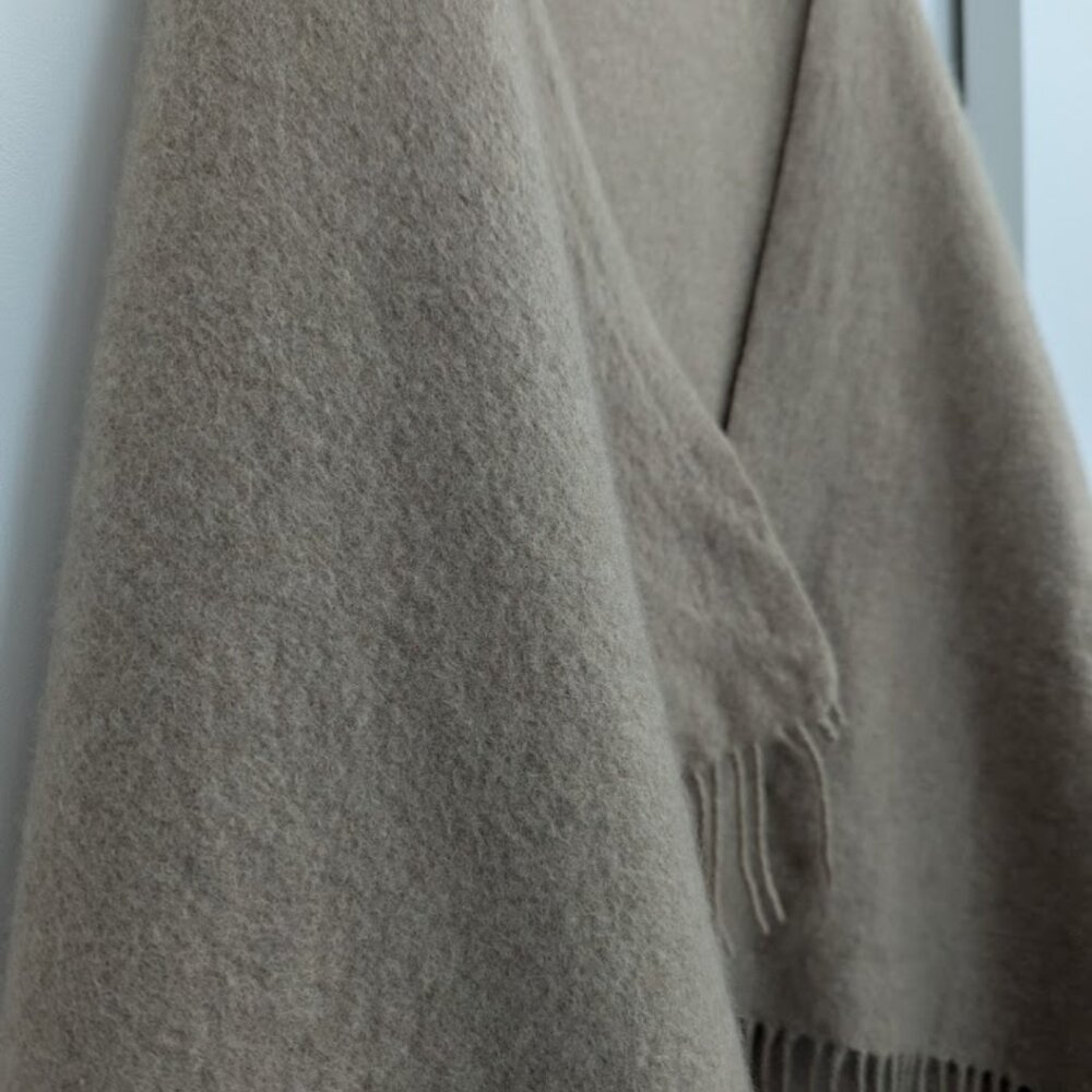 Pure Cashmere 100% Cashmere Beige Blanket Wrap - Picture 9 of 13